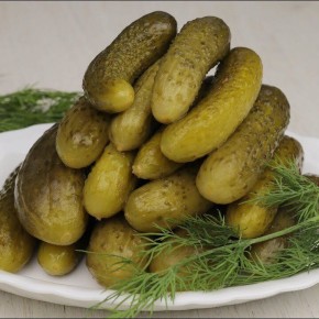 Салат с печенью: три ингредиента для любого стола