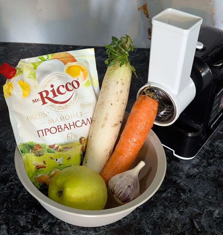 освежающий салат с редьки: яркий акцент для вашего стола