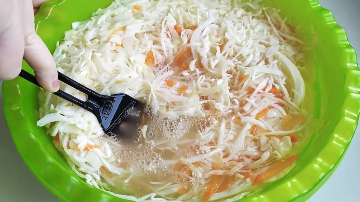Популярное лакомство: приготовление квашеной капусты с лечебным рассолом