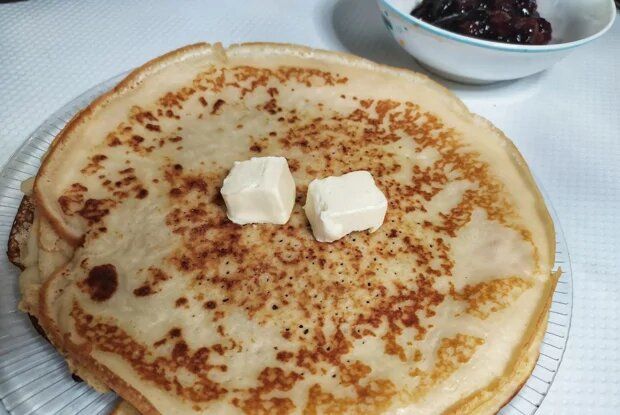 Необычные блины на ряженке: любимое лакомство с новыми акцентами