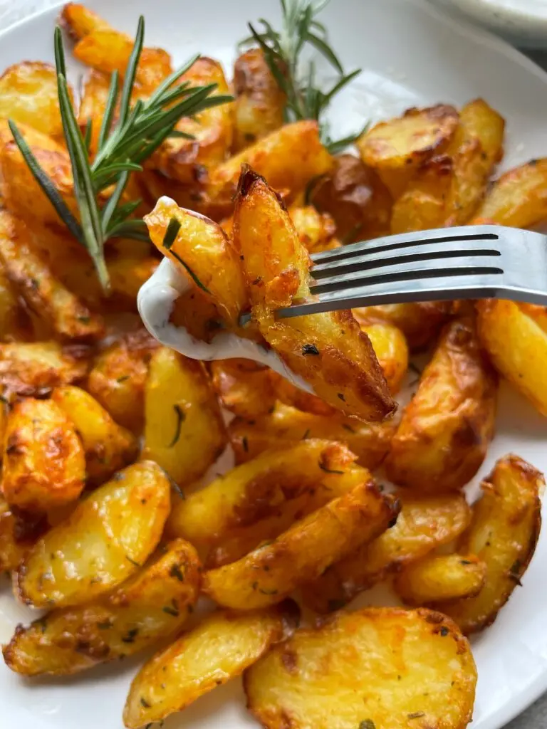 Идеальные картофельные дольки в духовой печи: секреты вкусного запекания