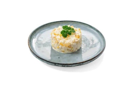 Вкусный салат с ананасами и курицей для праздничного стола