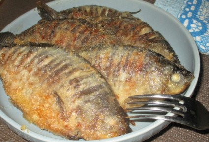 Жареные караси: искушение на вашем столе