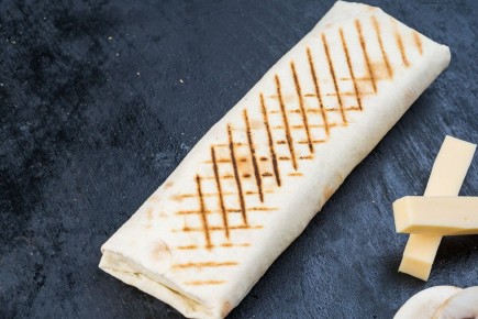 Шаурма с мясом, овощами и сыром: восхитительный рецепт