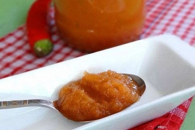 Нежная кабачковая икра с томатами и майонезом