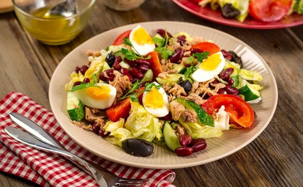 Кобб, Гой, Ном и Сальпикон: не просто закуски, а кулинарные шедевры