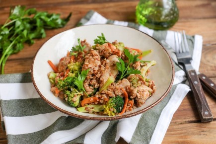 Сытная гречневая каша с курицей и брокколи для всей семьи