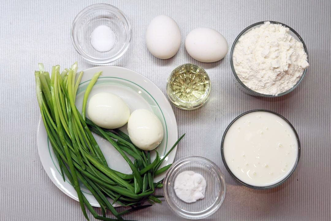 Ленивые пирожки с луком и яйцом: готовим быстро и вкусно