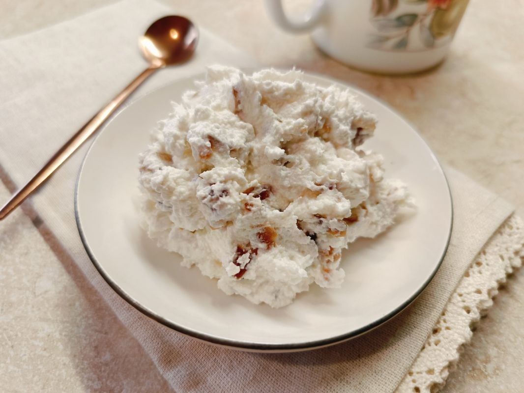 Сладкое утро: творожный десерт с финиками для отличного настроения