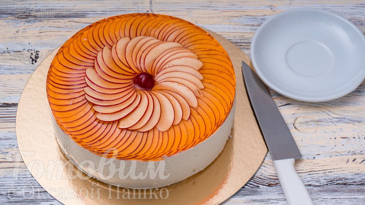 Нежный торт с кремом и фруктами для любого торжества