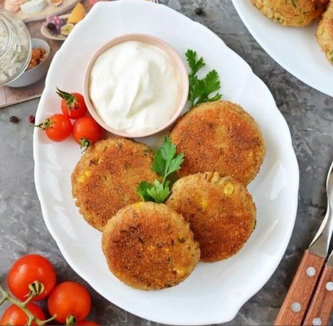 Вкусные рыбные котлеты с картофелем и кукурузой