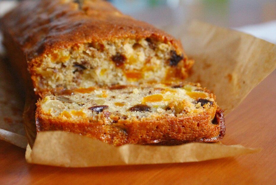 Пышный кекс с сухофруктами: здоровье и вкус в каждой ломтике