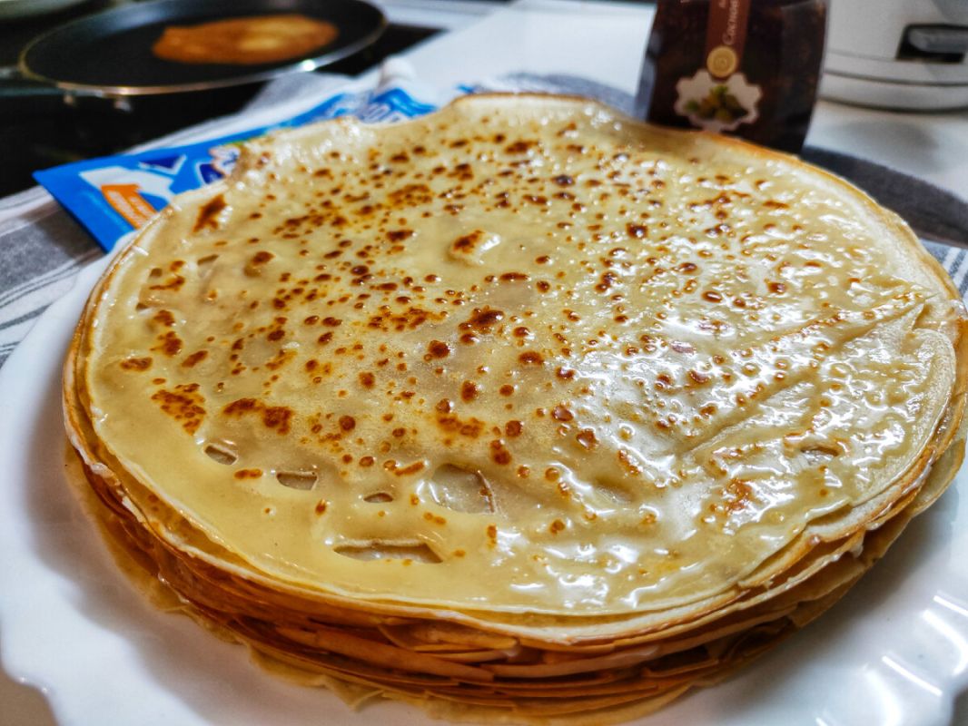 Ностальгия на тарелке: бабушкины блинчики на молоке