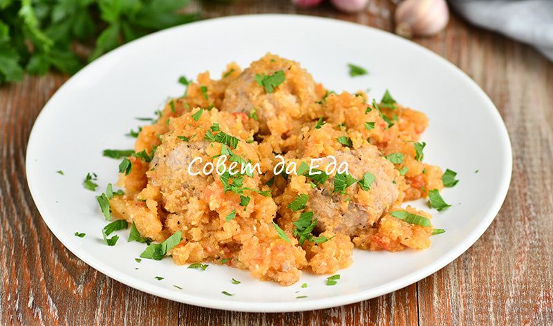 Тефтели с овощным соусом: быстро, просто и вкусно!