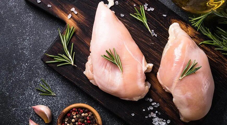 Как правильно жарить куриную грудку: секреты сочности на сковороде