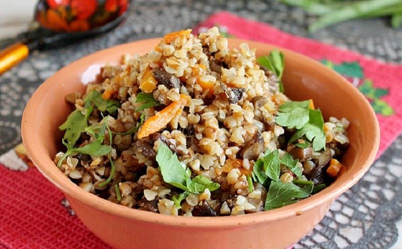 Как гречка становится звездой стола: восхитительное блюдо с мясом и грибами