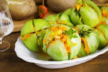 Фаршированные маринованные помидоры