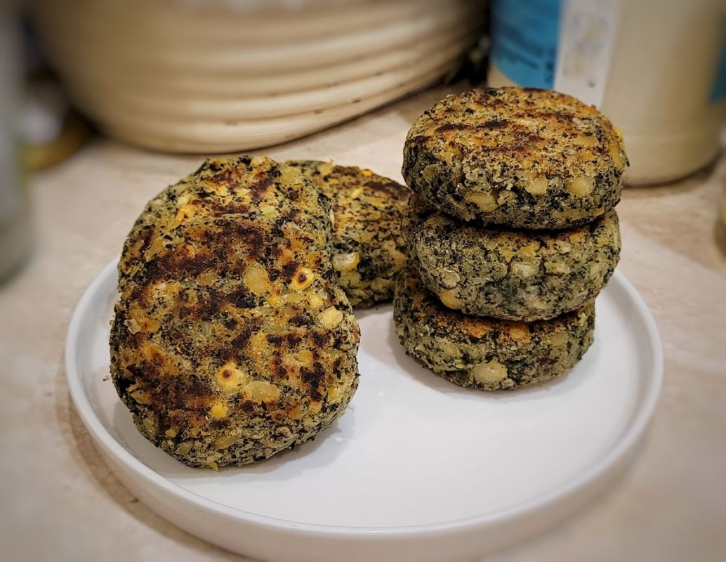 Как приготовить оригинальные веганские котлеты из гороха