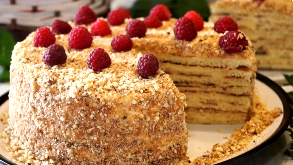 Торт на сковороде: легкий рецепт без духовки для сладкоежек