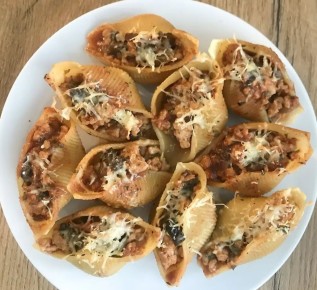 Необычные макаронные ракушки: как приготовить их с фаршем и грибами