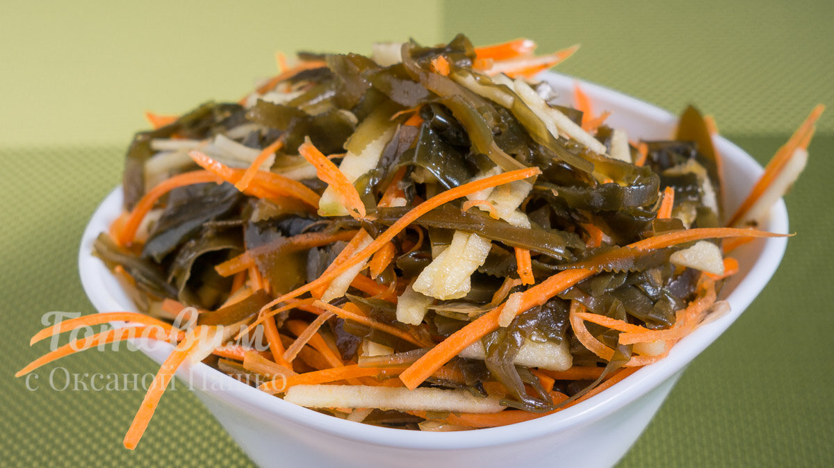 Салат с морской капустой: вкусное витаминное чудо за 5 минут