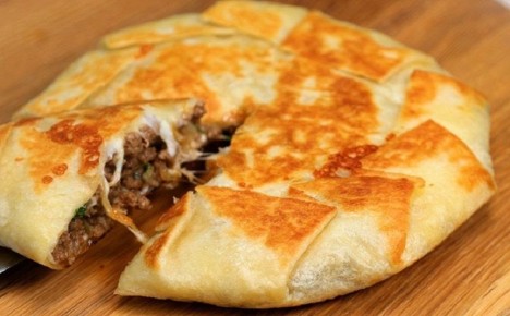 Вкусный мясной пирог за 10 минут: простота, которая удивляет