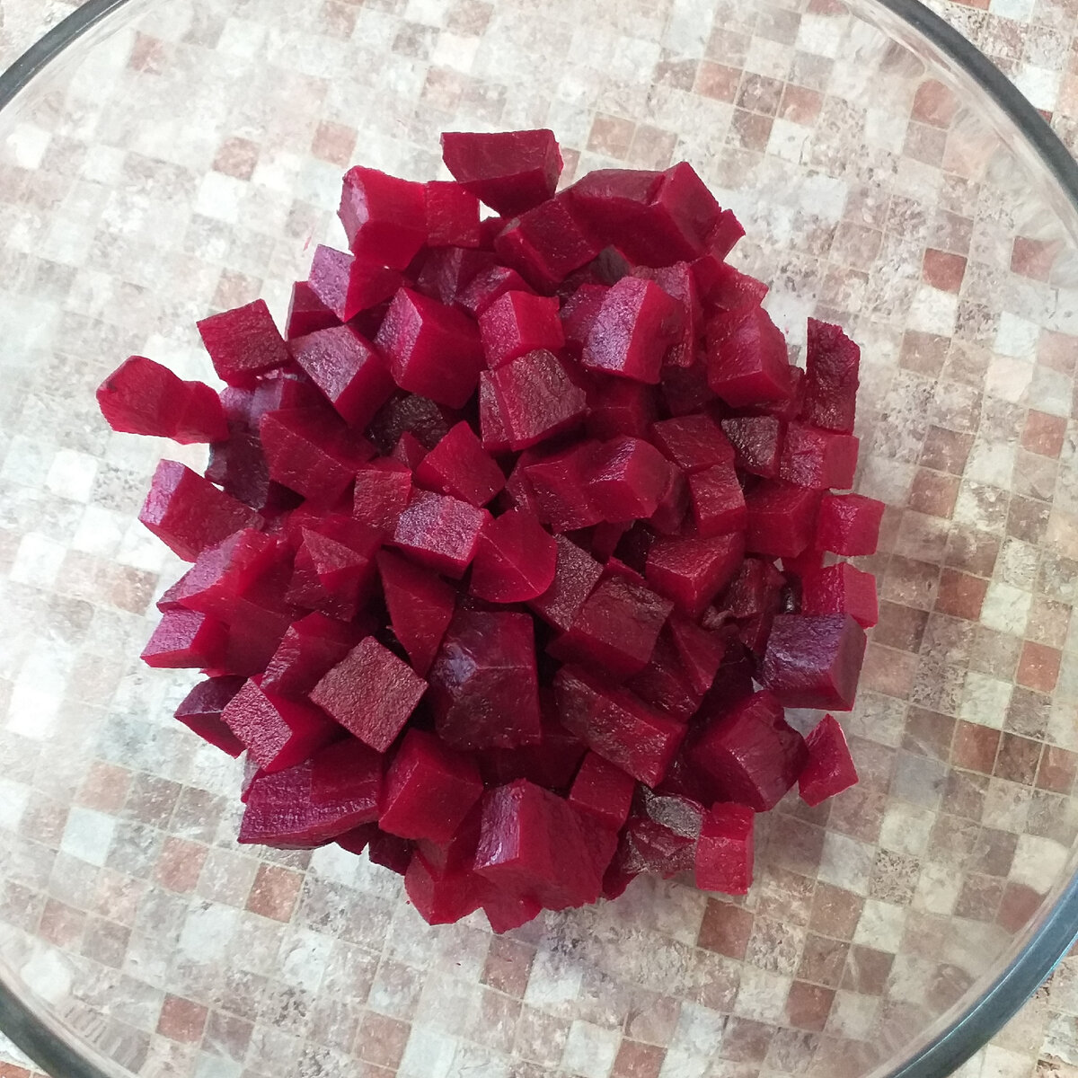 Вдохновляющий салат из свёклы с брынзой и кедровыми орешками