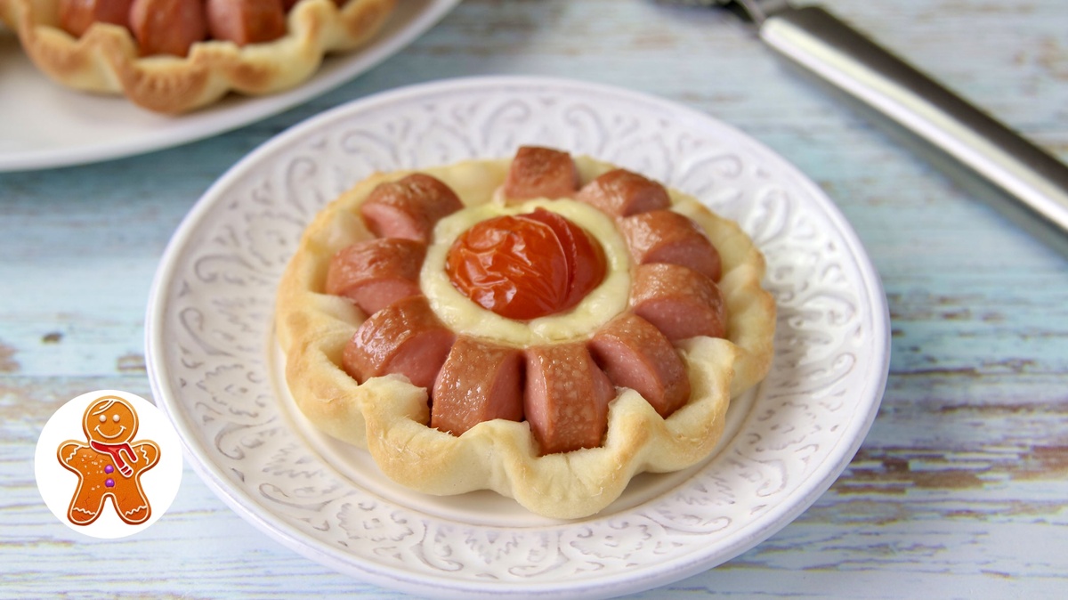 Сосиски в тесте: простой и эффектный рецепт для домашних угощений