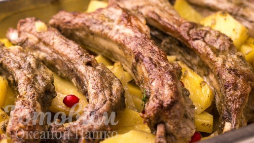 Невероятная картошка с ребрышками: сытное и простое блюдо для всех
