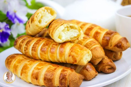 Как приготовить нежные трубочки с творожной начинкой: пошаговый рецепт