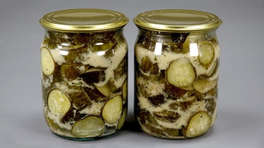 Где и как хранить огурцы горчичные?