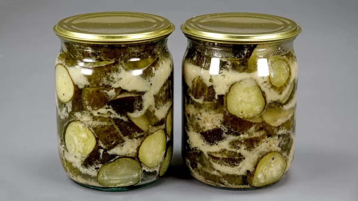 Где и как хранить огурцы горчичные?