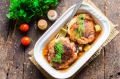 Нежные куриные бедра с кабачками: рецепт на каждый день