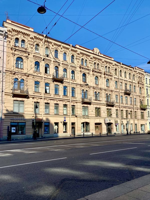 Архитектурные излишества Петербурга: дом, который стал символом кондитерской эстетики