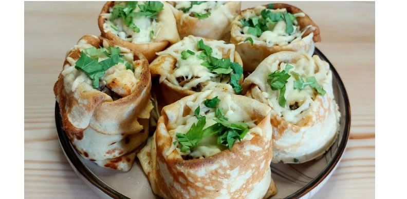 Непревзойденные блины с яйцами и маринованными огурцами
